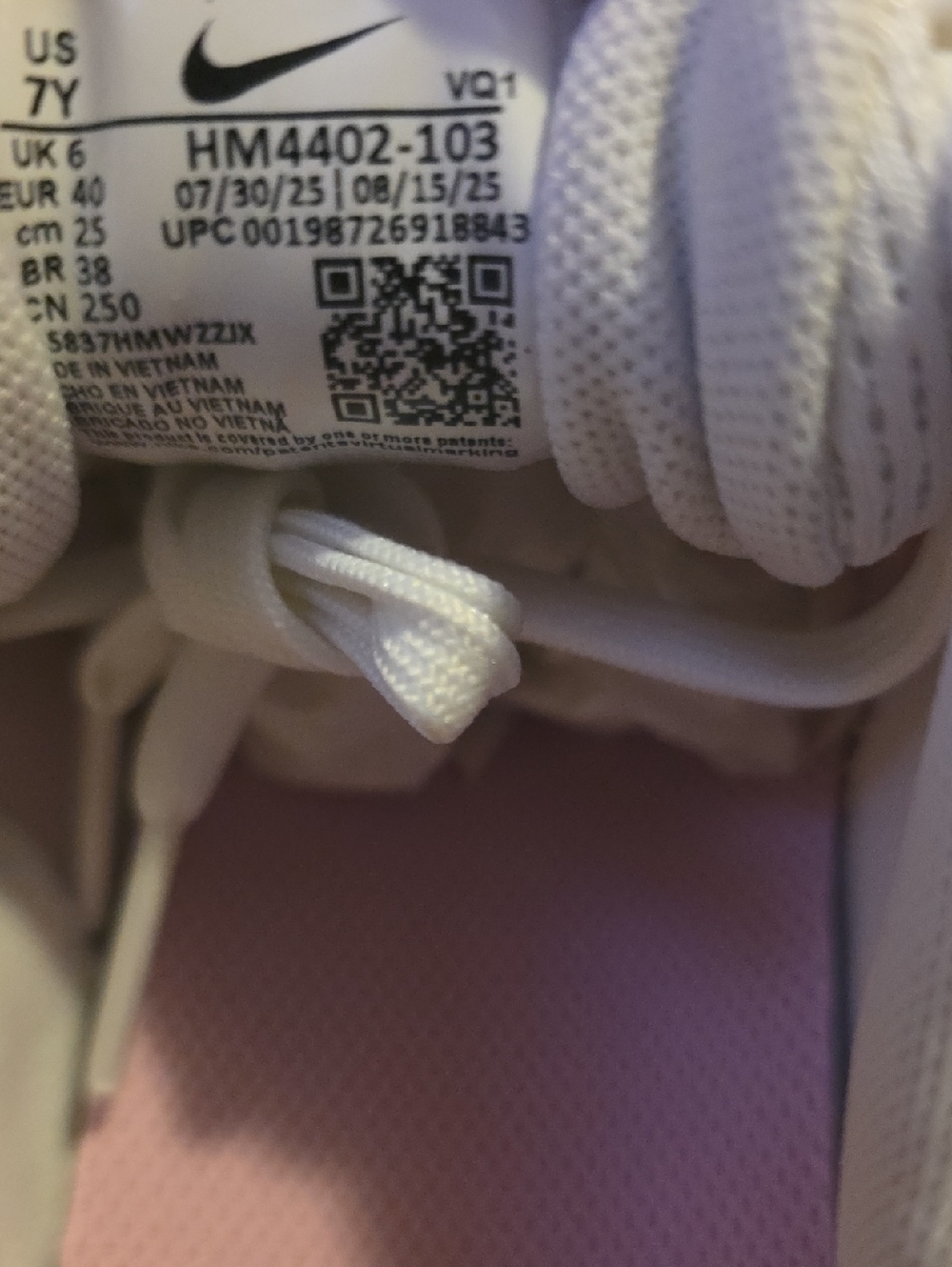 Nike White and Pink Athletic Trainers - Picture 5 of 8